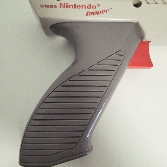 Authentic Nintendo NES Zapper Duck Hunt Gun NES-005 OEM Original Gray - Picture 7 of 8